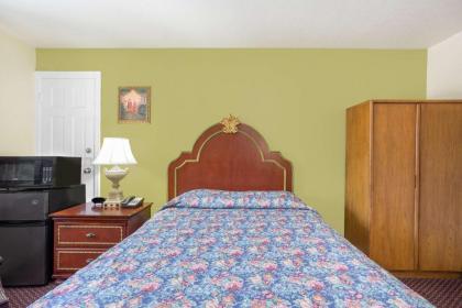 Knights Inn Emporia - image 3