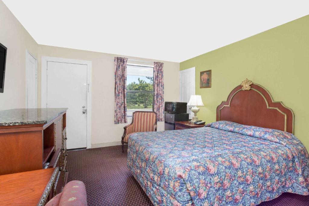 Knights Inn Emporia - image 5