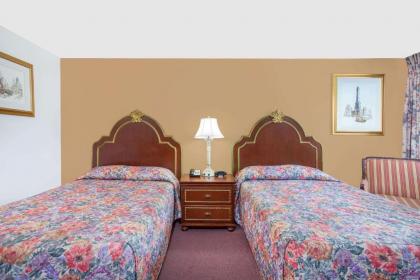 Knights Inn Emporia - image 6