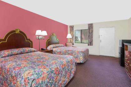 Knights Inn Emporia - image 7