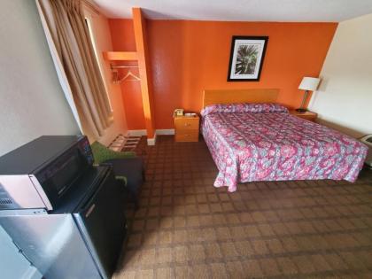 Relax Inn - image 14