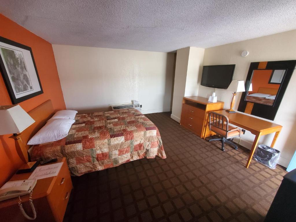 Relax Inn - image 7
