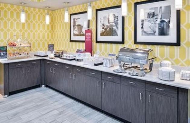 Hampton Inn Emporia KS - image 2