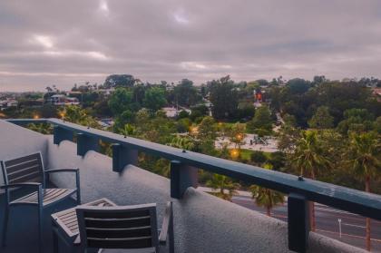 Best Western Encinitas Inn & Suites at Moonlight Beach - image 4