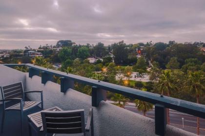 Best Western Encinitas Inn & Suites at Moonlight Beach - image 6