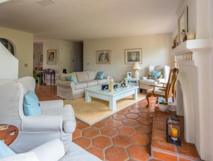 Kate Stanton Inn - image 6
