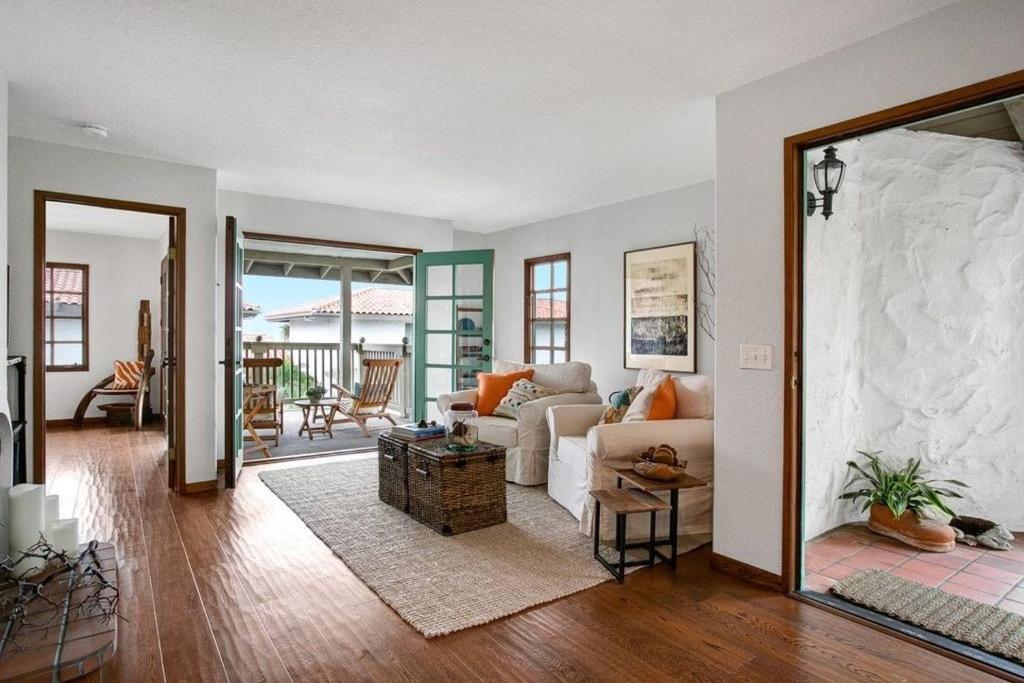 $3999 SALE! 1 BED/1 BATH NEAR BEACH TRAIN & SHOPS - image 5