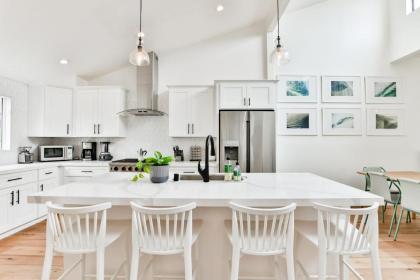 Dream Home - Steps to Beach Pools Shops & Dining - image 2