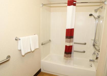 Red Roof Inn Enfield - image 17