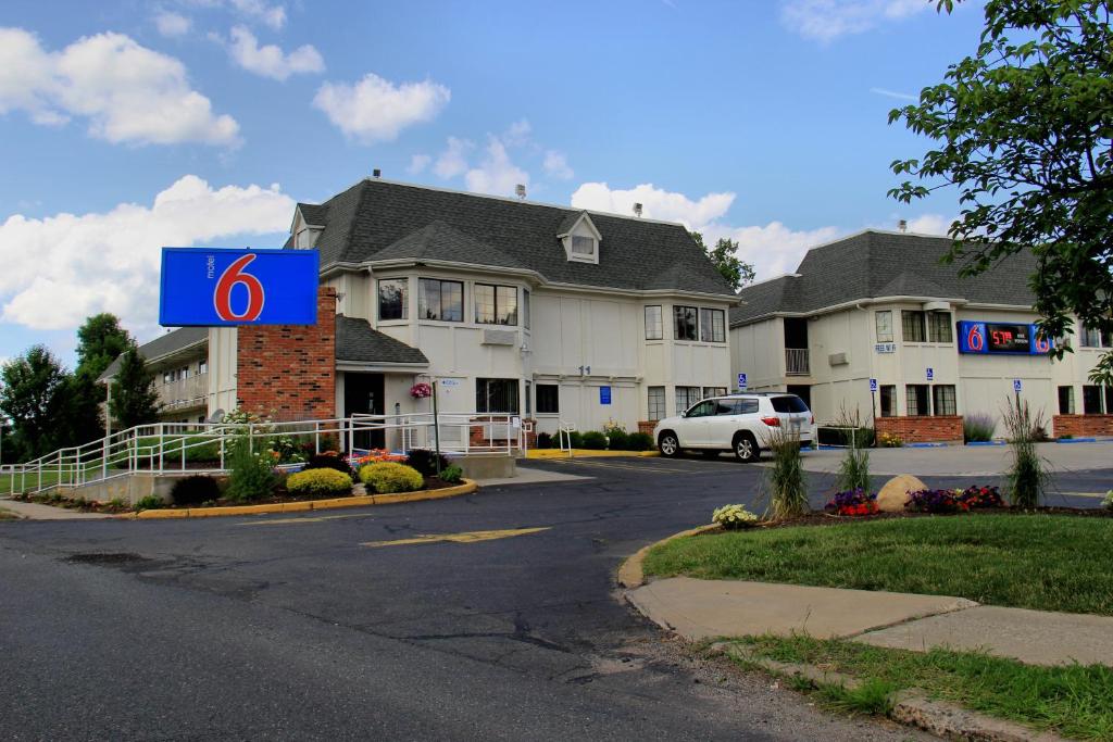 Motel 6-Enfield CT - Hartford - main image
