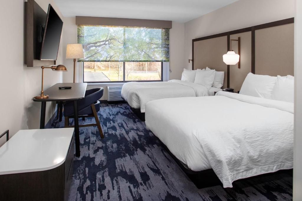 Fairfield Inn & Suites Springfield Enfield - image 2