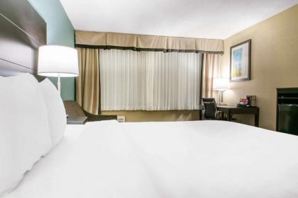 Clarion Inn Dayton Airport - image 13