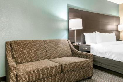 Clarion Inn Dayton Airport - image 4