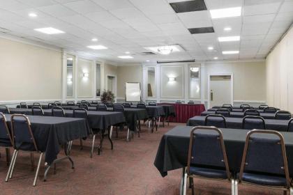 Clarion Inn Dayton Airport - image 5