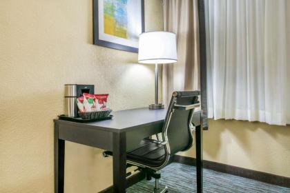 Clarion Inn Dayton Airport - image 7