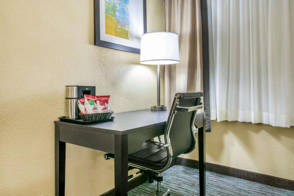 Clarion Inn Dayton Airport - image 7