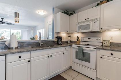 Sunset Views + Steps From The Beach Duplex - image 15