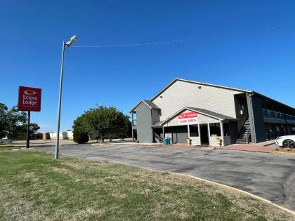 Econo Lodge Inn & Suites