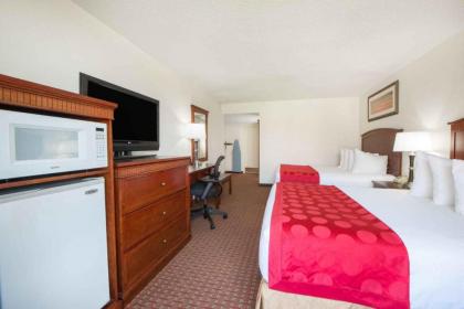 Ramada by Wyndham Enid - image 11