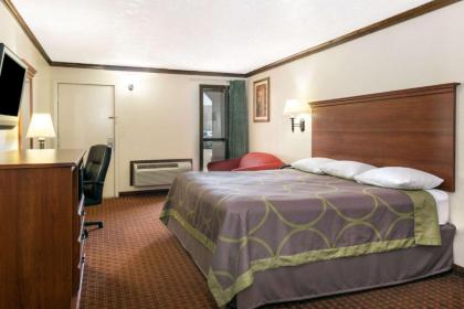 Super 8 by Wyndham Enid - image 4