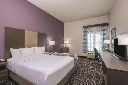 La Quinta Inn & Suites by Wyndham Enid - image 5