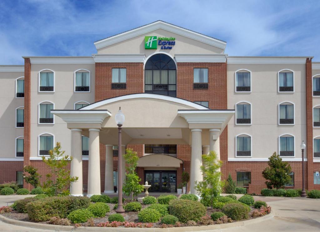 Holiday Inn Express Hotel & Suites Ennis an IHG Hotel - main image