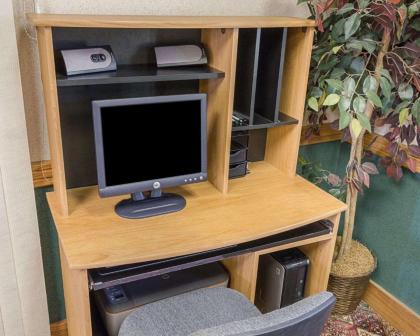 Quality Inn Ennis - image 2
