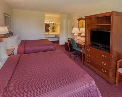 Quality Inn Ennis - image 3