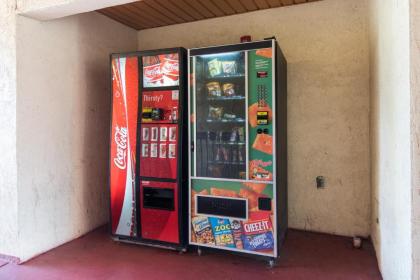Motel 6-Ennis TX - image 2