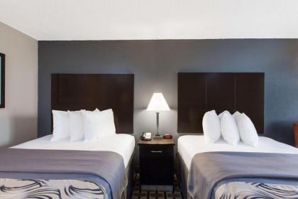 Days Inn by Wyndham Ennis - image 13