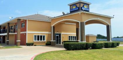 Days Inn by Wyndham Ennis - image 14