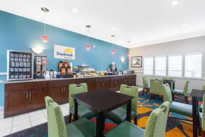 Days Inn by Wyndham Ennis - image 4