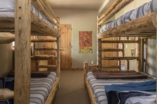 Moonlight Mountain Home-9 Indian Summer - image 3