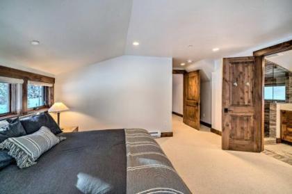 Custom Ski-In and Out Chalet with Hot Tub and Wet Bars! - image 4