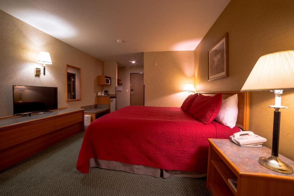 Eagle's View Inn & Suites - image 2