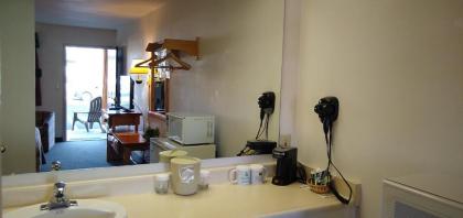 Ponderosa Motel - image 13
