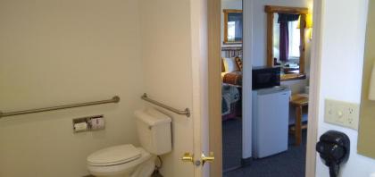 Ponderosa Motel - image 7