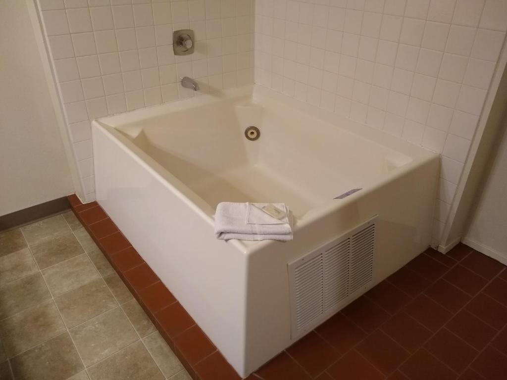The Wilderness Inn - image 3