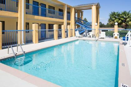 Days Inn by Wyndham Enterprise - image 8