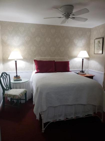 Eagle Harbor Inn - image 11