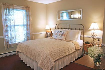 Eagle Harbor Inn - image 3