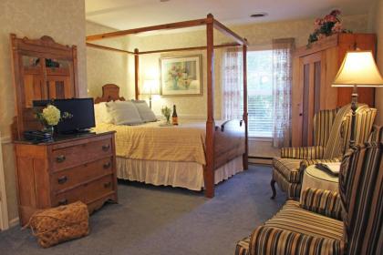 Eagle Harbor Inn - image 9