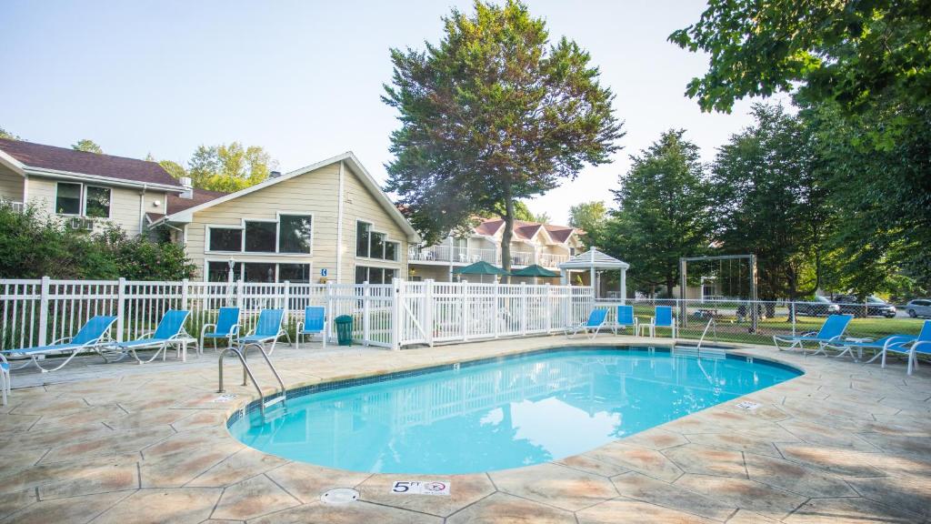 Somerset Inn & Suites - main image