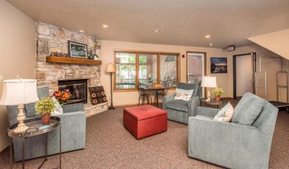 Somerset Inn & Suites - image 12