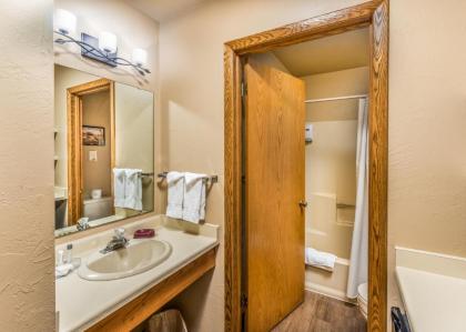 Somerset Inn & Suites - image 5