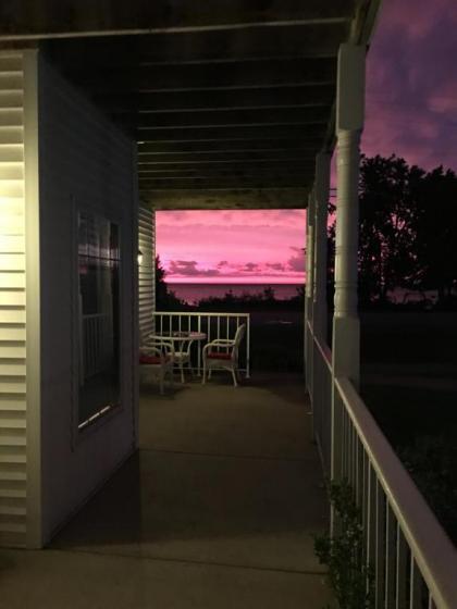 Bay Breeze Resort - image 15