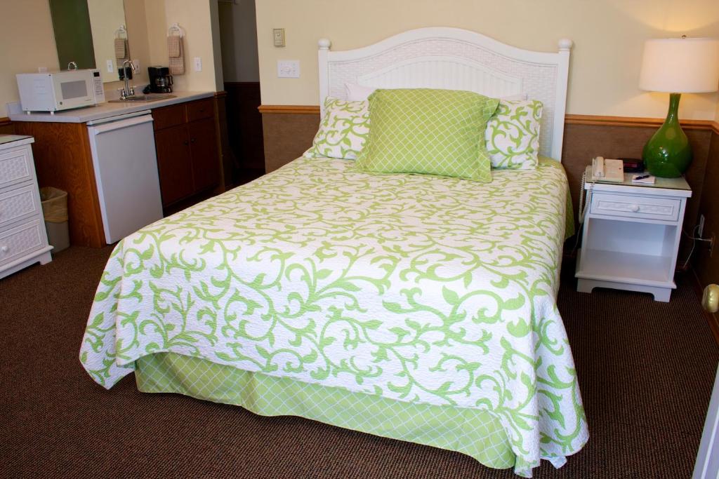 Bay Breeze Resort - image 2