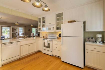 Boutique Home in Door County with Eagle Harbor Views! - image 11