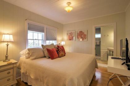 Boutique Home in Door County with Eagle Harbor Views! - image 3