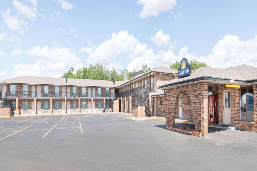 Days Inn by Wyndham Erick - main image